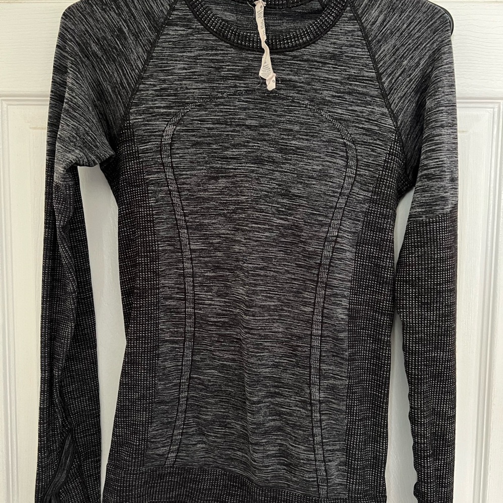 Lululemon swiftly tech shirt long sleeve black wool size 6